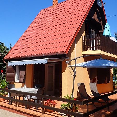 Tutijo Haziko Villa Balatonfenyves Bagian luar foto